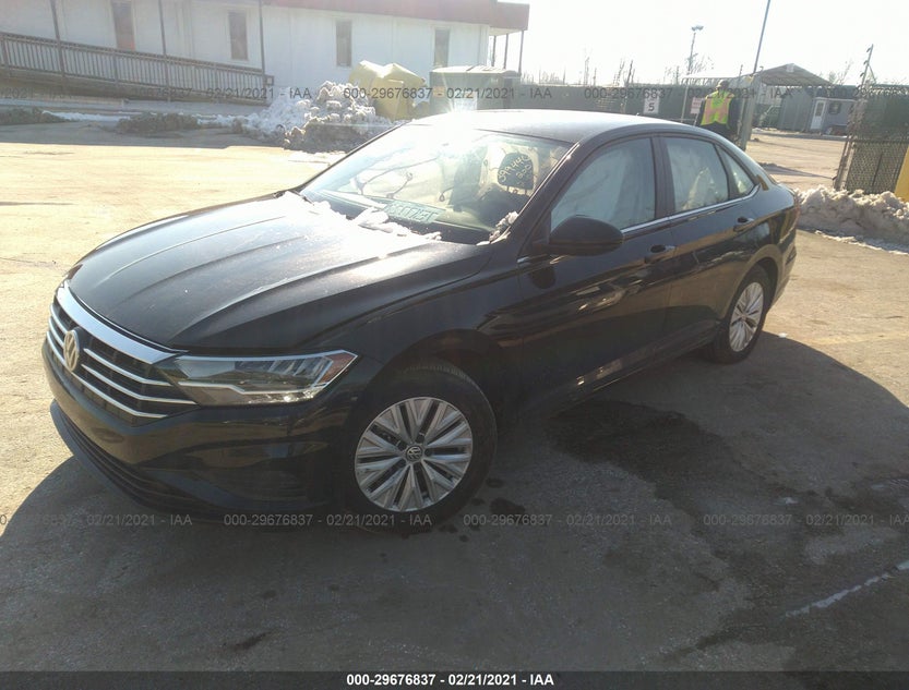 3VWC57BU4LM090985