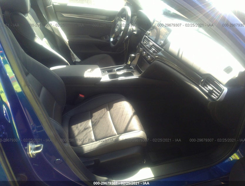 1HGCV1F30LA082558
