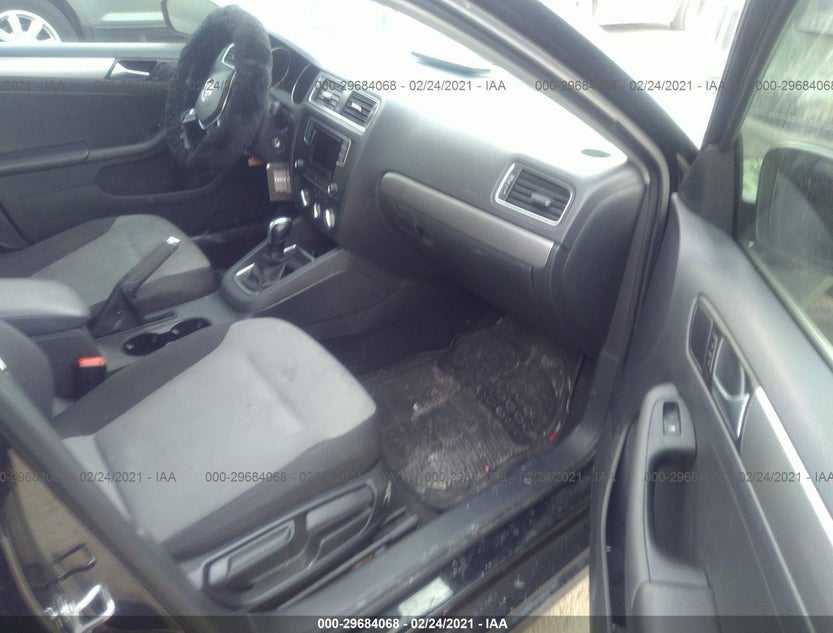 3VW2B7AJ2HM368236