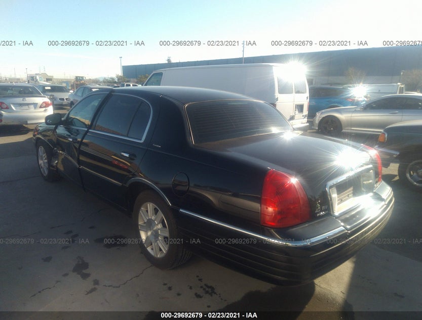 2LNBL8EV5AX618884
