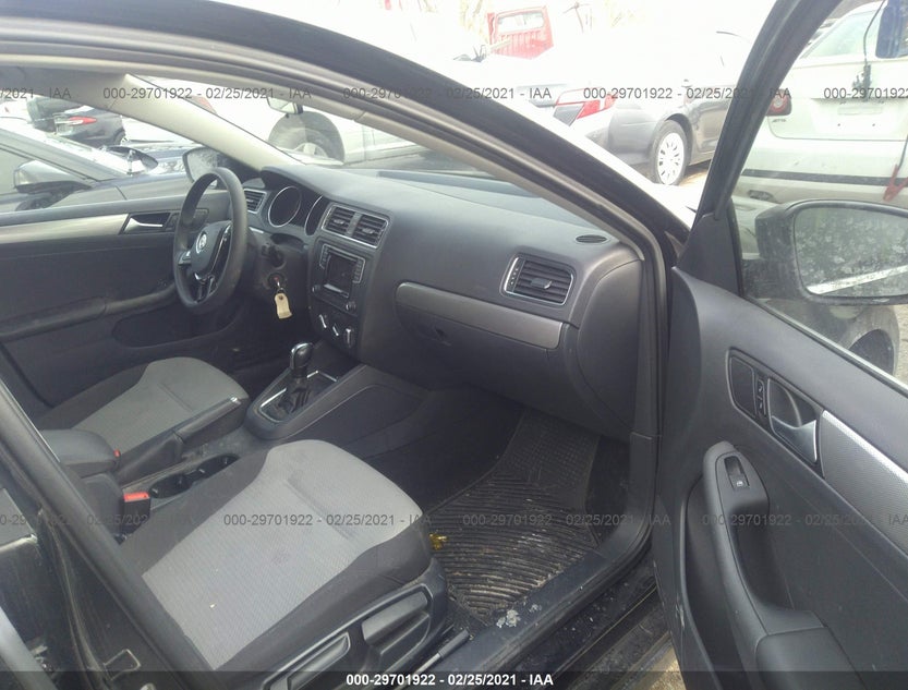 3VW2B7AJ0HM213264