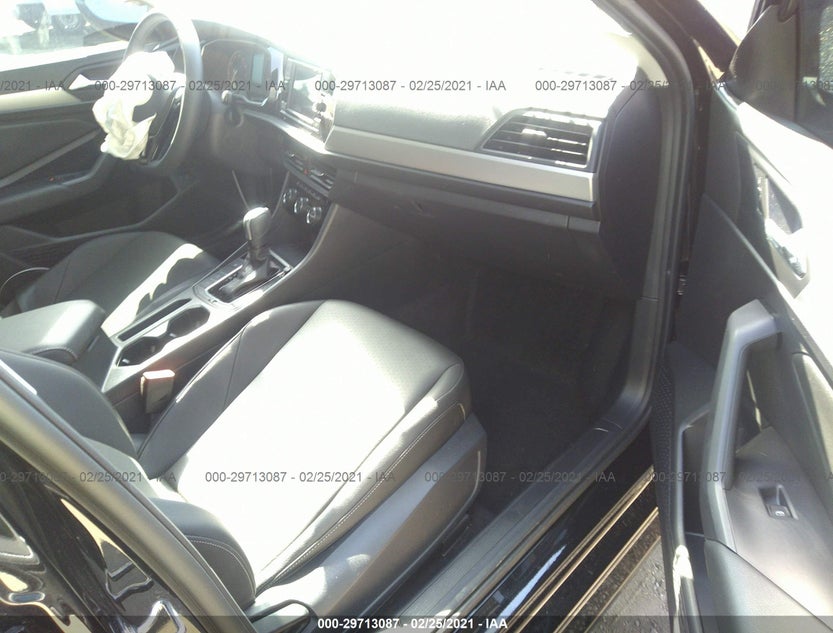 3VWCB7BU5LM069250