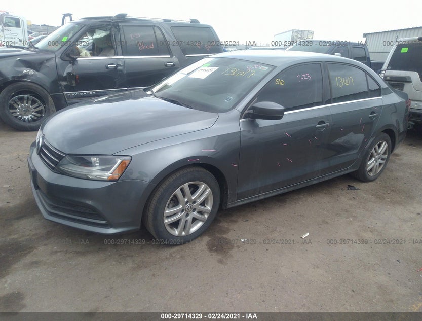 3VW2B7AJ5HM231842