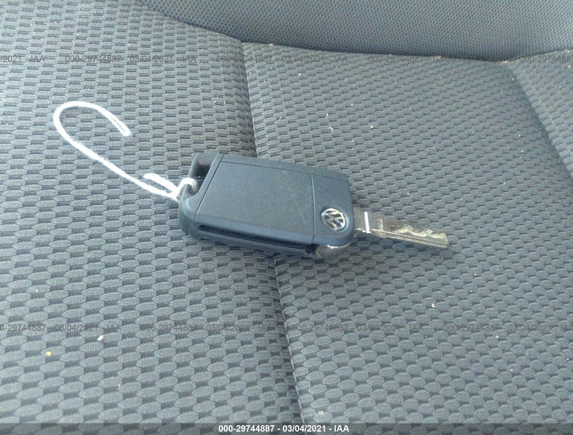3VW117AU7GM057019