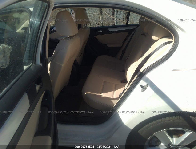 3VWLL7AJ6CM368606