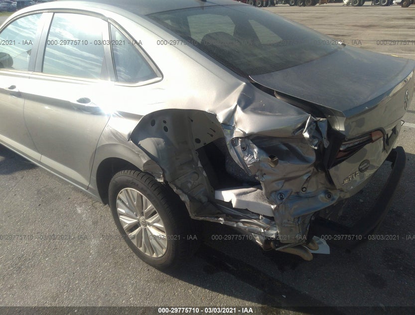 3VWCB7BU3KM216132