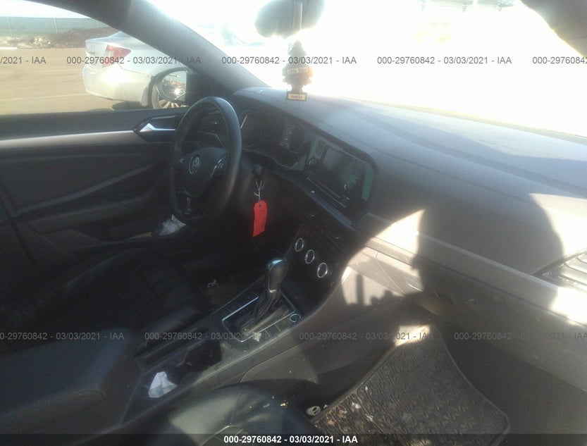 3VWCB7BU9KM267196