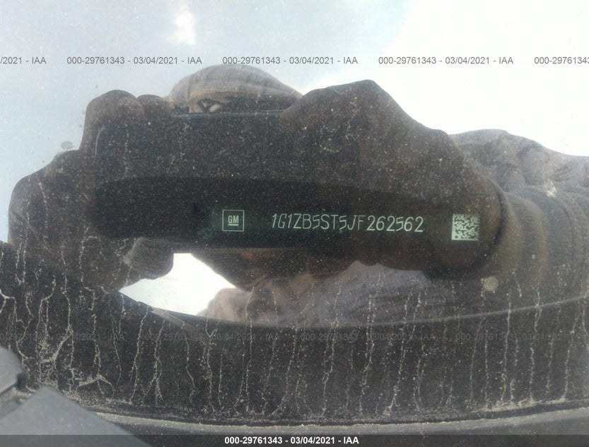 1G1ZB5ST5JF262562