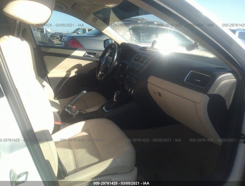 3VWDP7AJ9CM381715