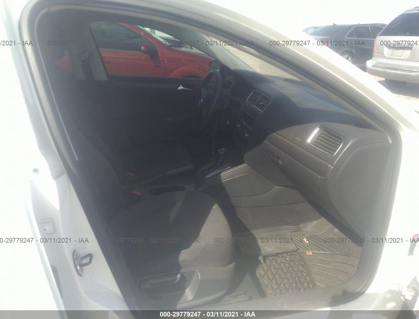3VW2K7AJ3CM413435