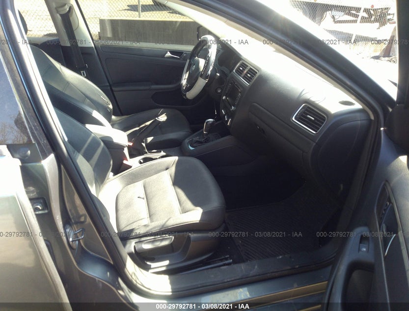 3VWDX7AJXBM317407