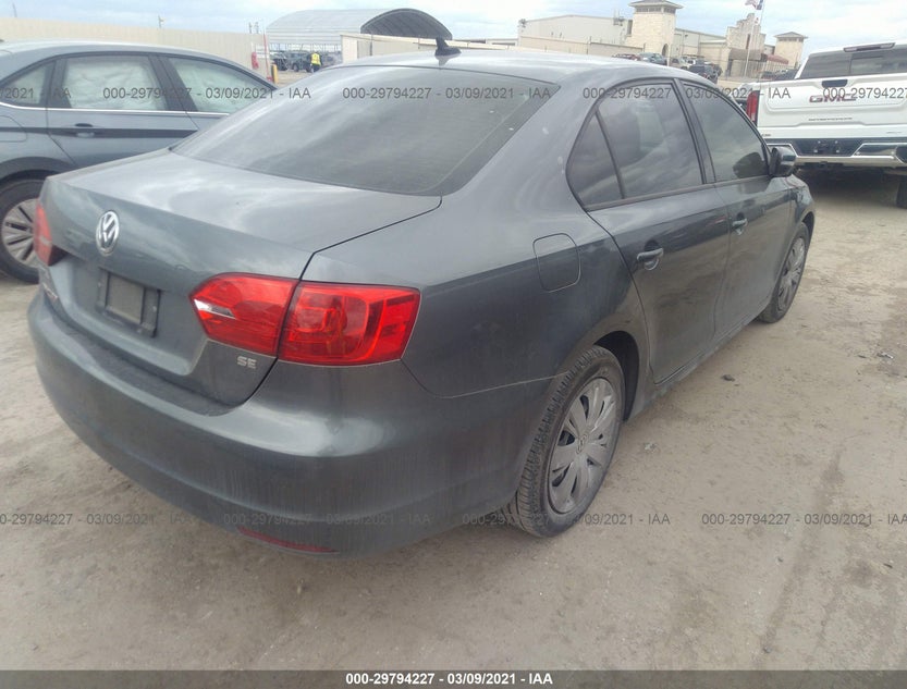 3VWD07AJ5EM256136