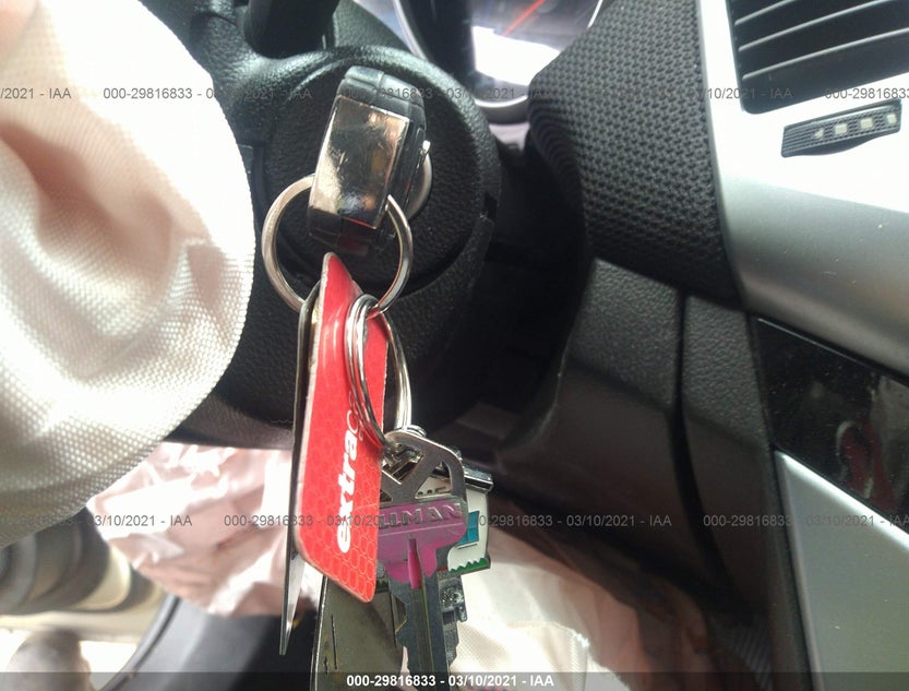 1G1PE5SB4G7201910