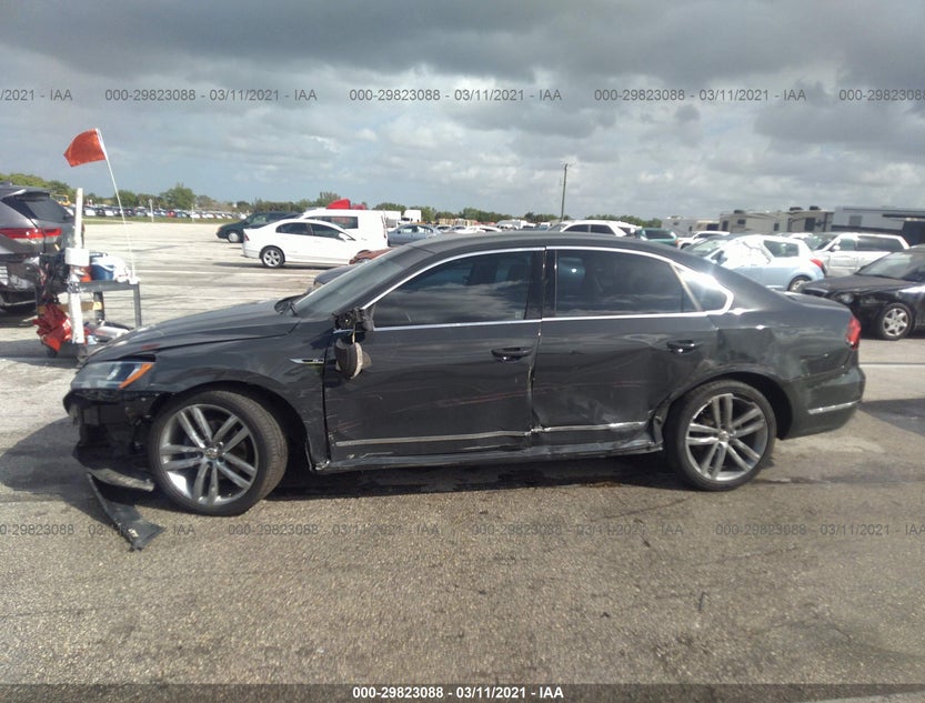 1VWDT7A30HC009699