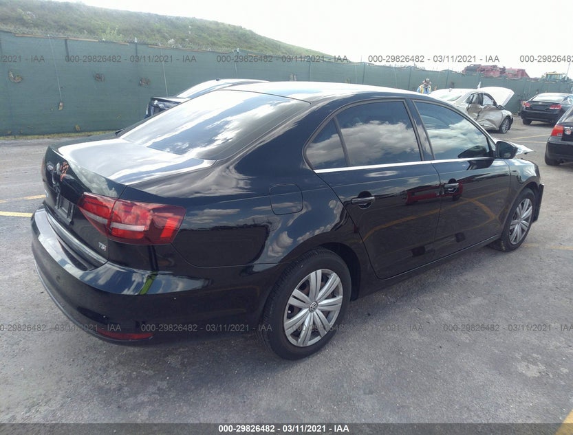 3VW2B7AJ8HM403345
