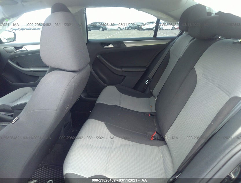 3VW2B7AJ8HM403345