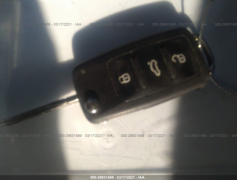 3VW2B7AJ0HM403520