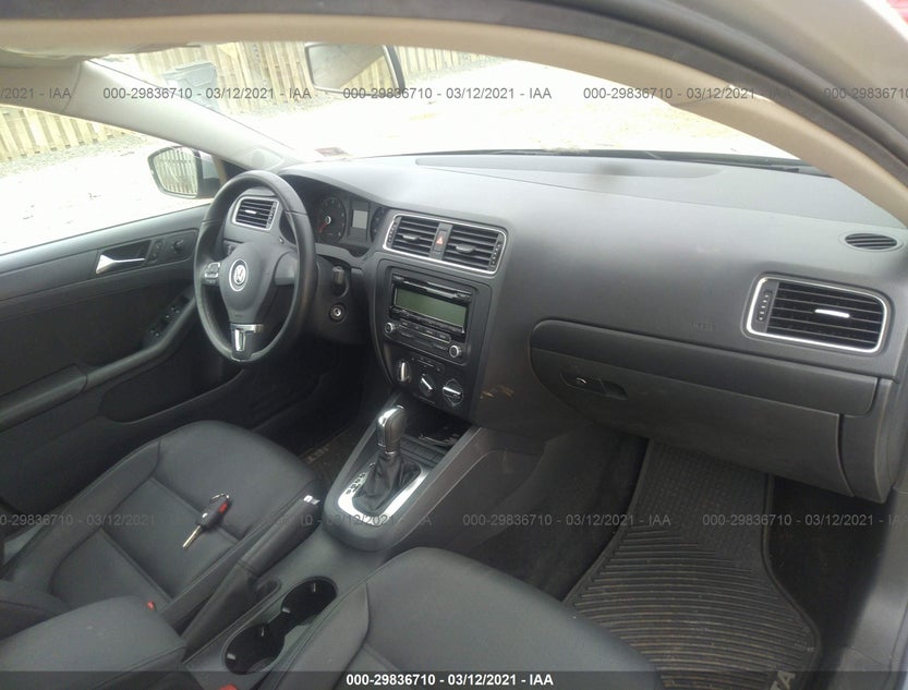 3VWDX7AJ0BM342865
