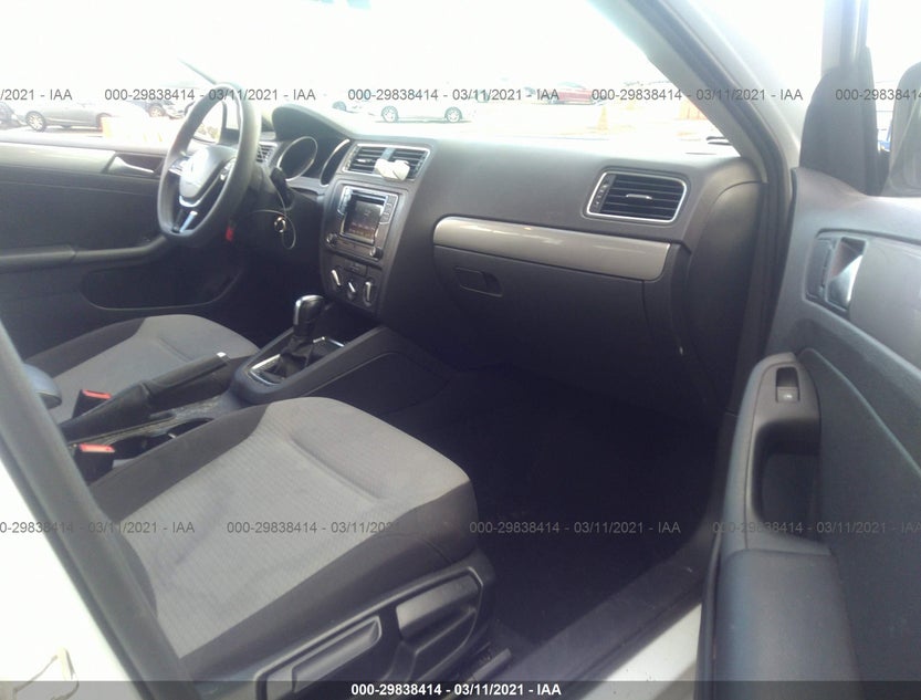 3VW2B7AJ4JM233779