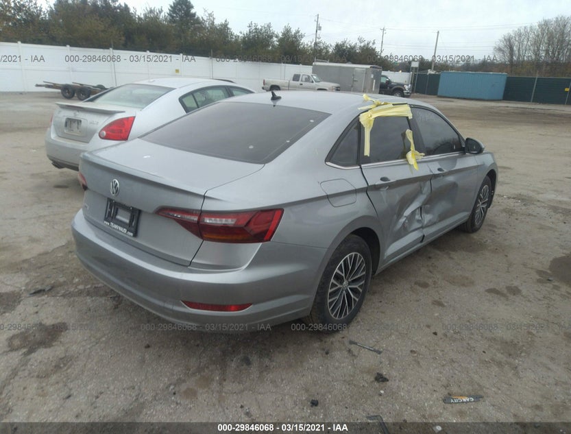 3VWCB7BUXKM212675