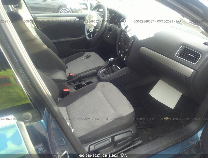3VW2B7AJXHM378710