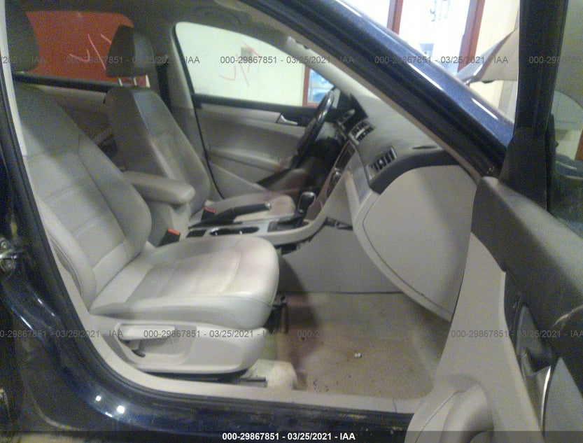 1VWBN7A32DC000157