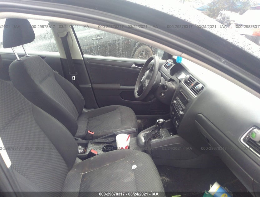 3VW2K7AJ0CM328682