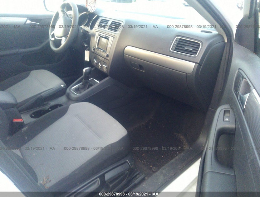 3VW2B7AJ5HM253355