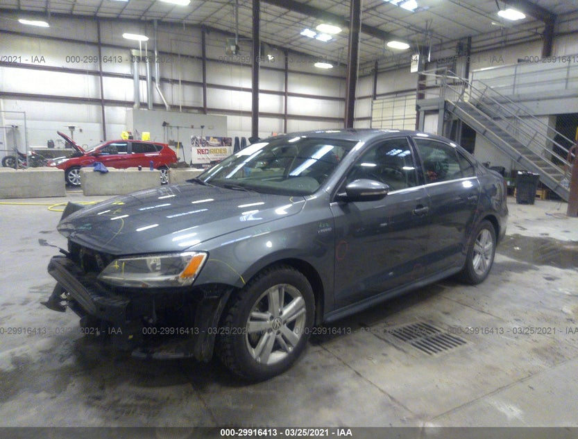 3VW637AJ5DM228898