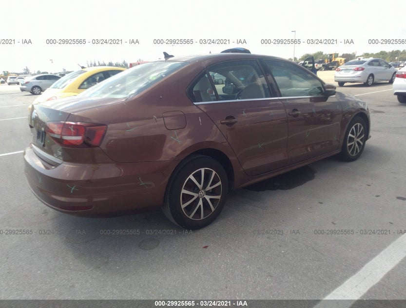 3VWDB7AJ4HM294715