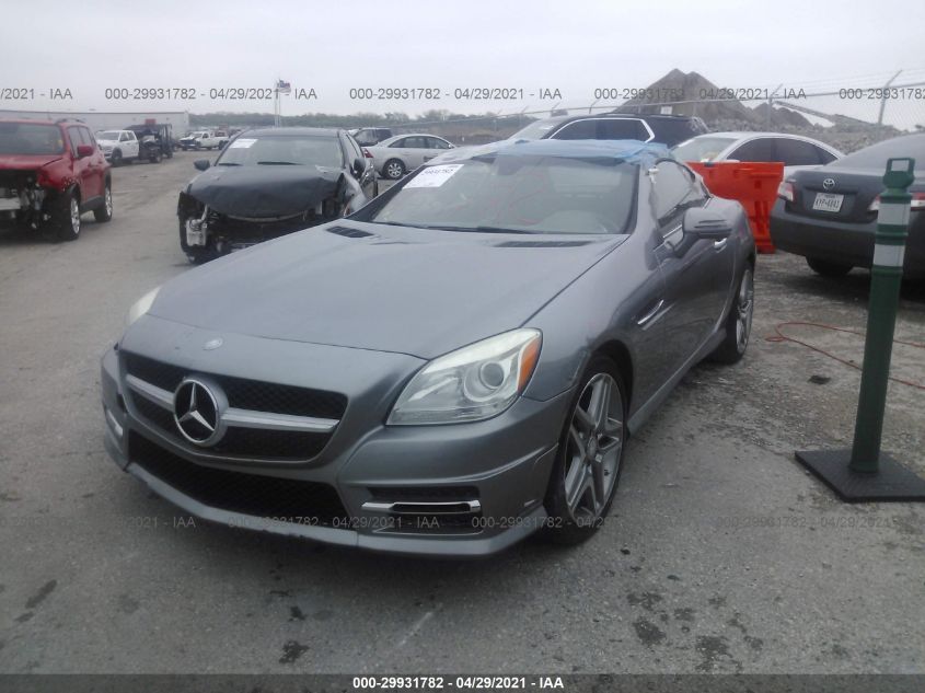 VIN WDDPK5HA8FF099746 2015 Mercedes-Benz SLK-Class,... no.2