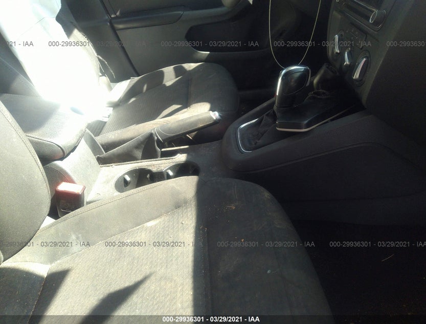 3VWD67AJ2GM259562