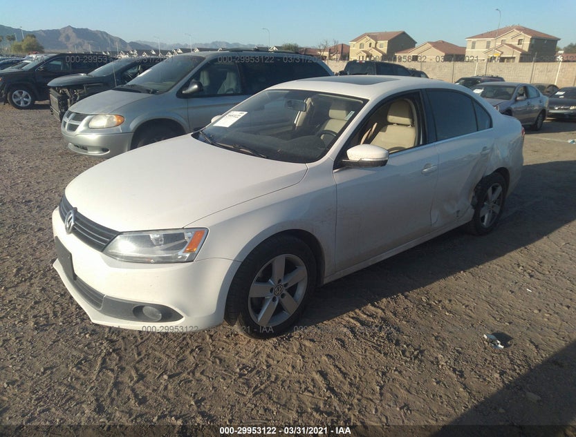 3VWLL7AJ8CM360653