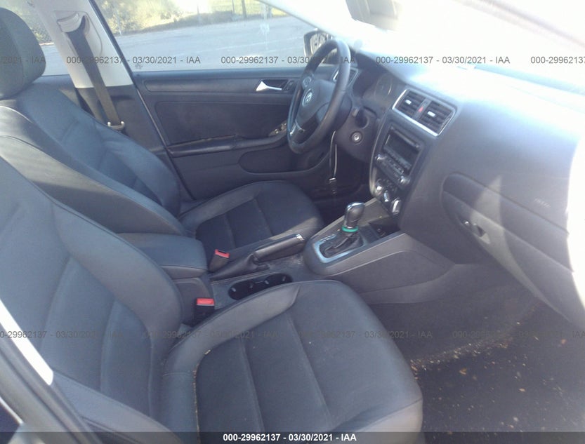 3VWDX7AJ8CM078358