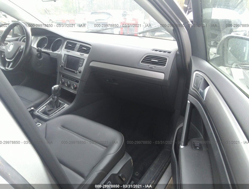 3VW217AU7GM021562