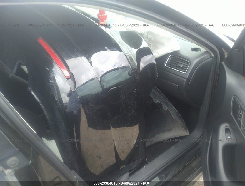 3VW2K7AJ0BM306034