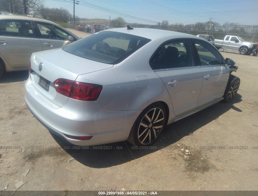 3VW4A7AJ8CM074585