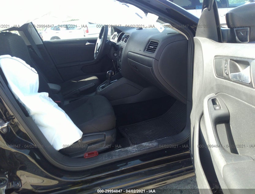 3VW267AJ3GM413526