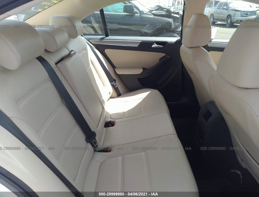 3VWDB7AJ7JM208299