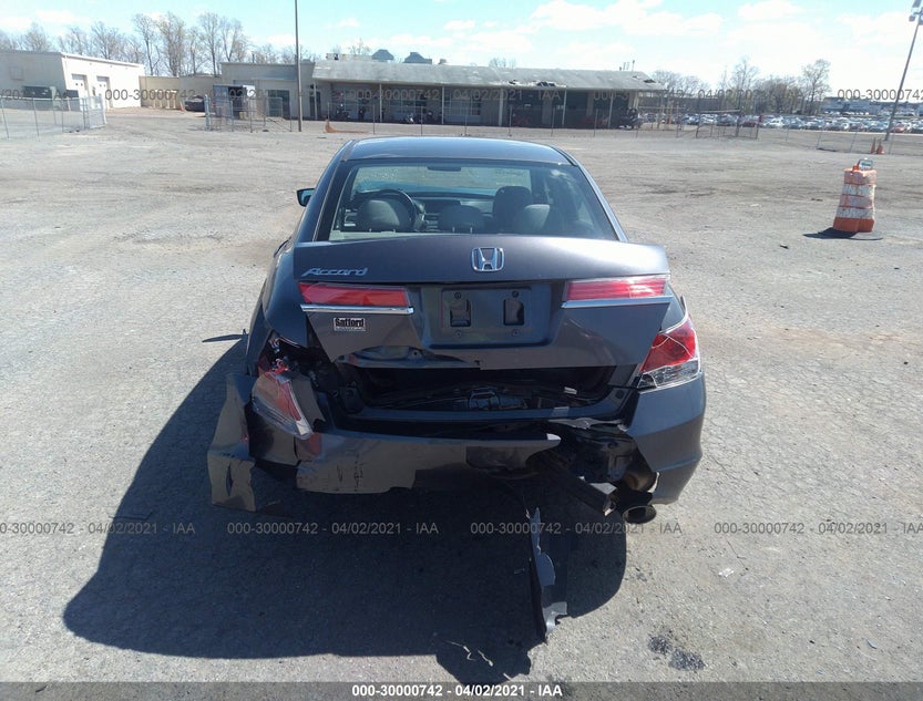 1HGCP2E30CA157681