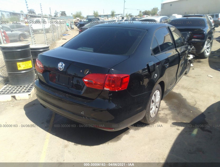 3VW2K7AJ4DM382388