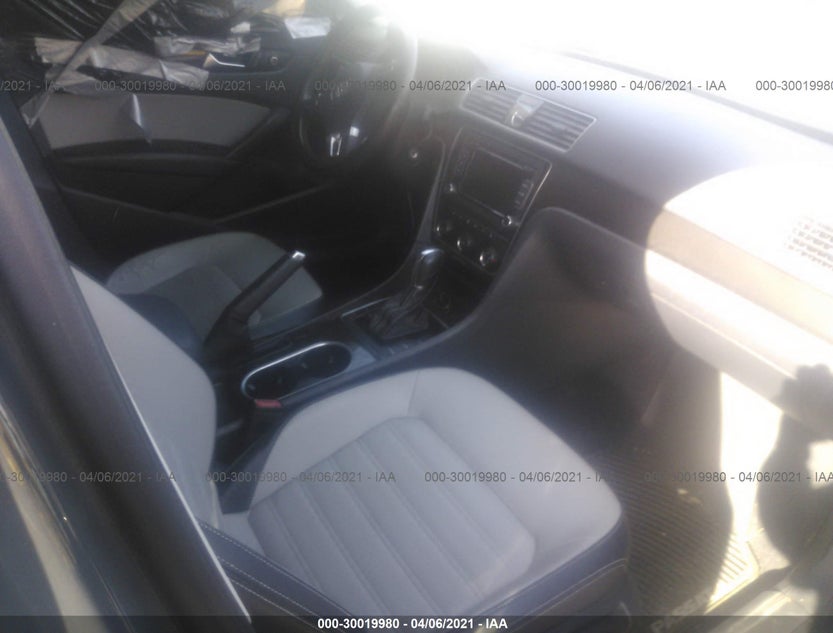 1VWBT7A37EC118745