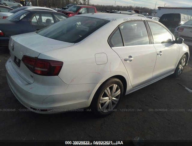 3VW2B7AJ0HM415831