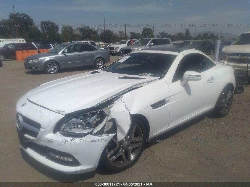 VIN WDDPK3JA8GF121907 2016 Mercedes-Benz SLK-Class,... no.2