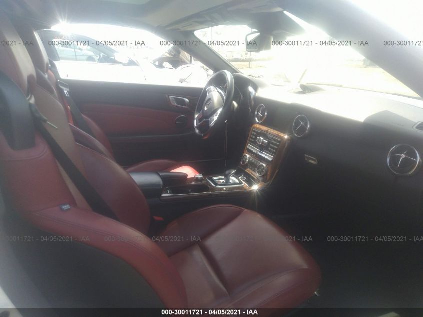 VIN WDDPK3JA8GF121907 2016 Mercedes-Benz SLK-Class,... no.5