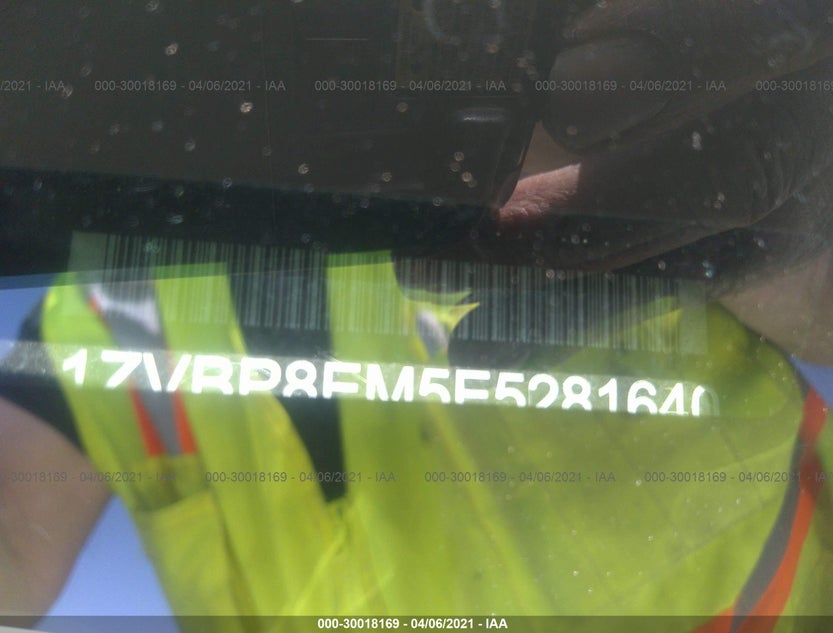 1ZVBP8EM5E5281640