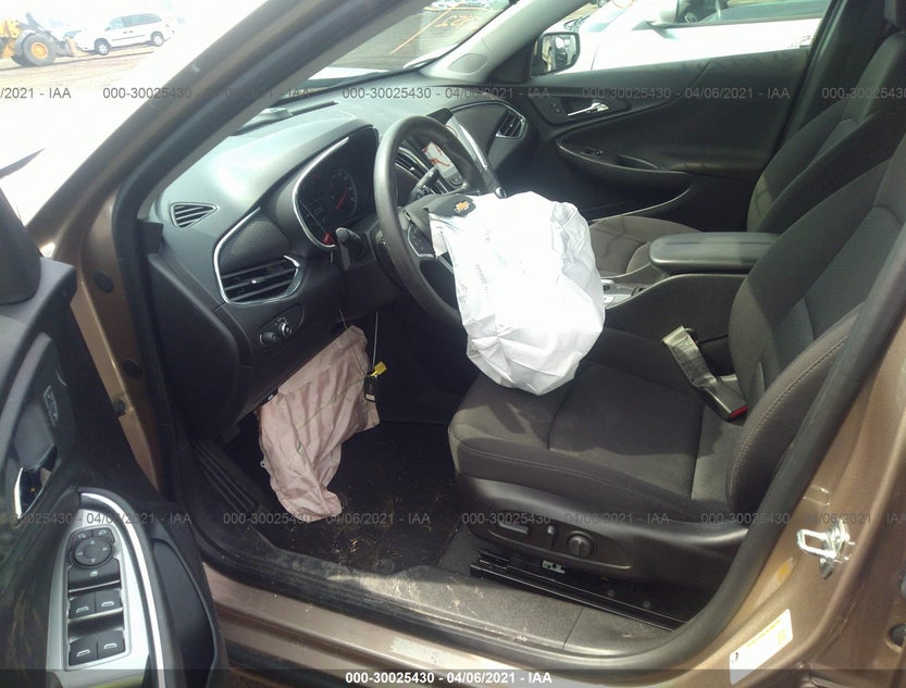1G1ZD5ST5KF131904