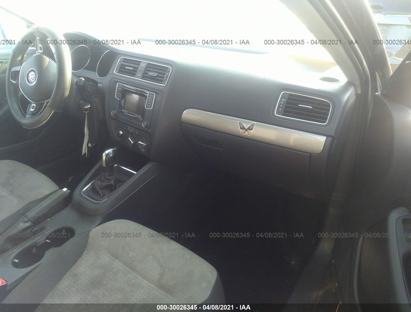 3VW2B7AJ1HM372438