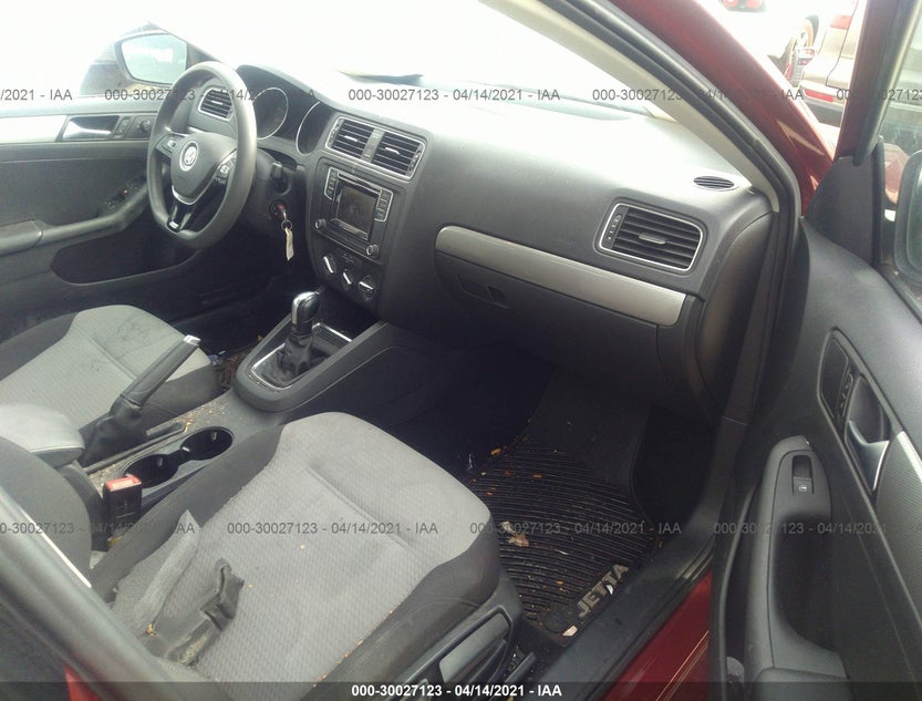 3VW2B7AJ4HM279512