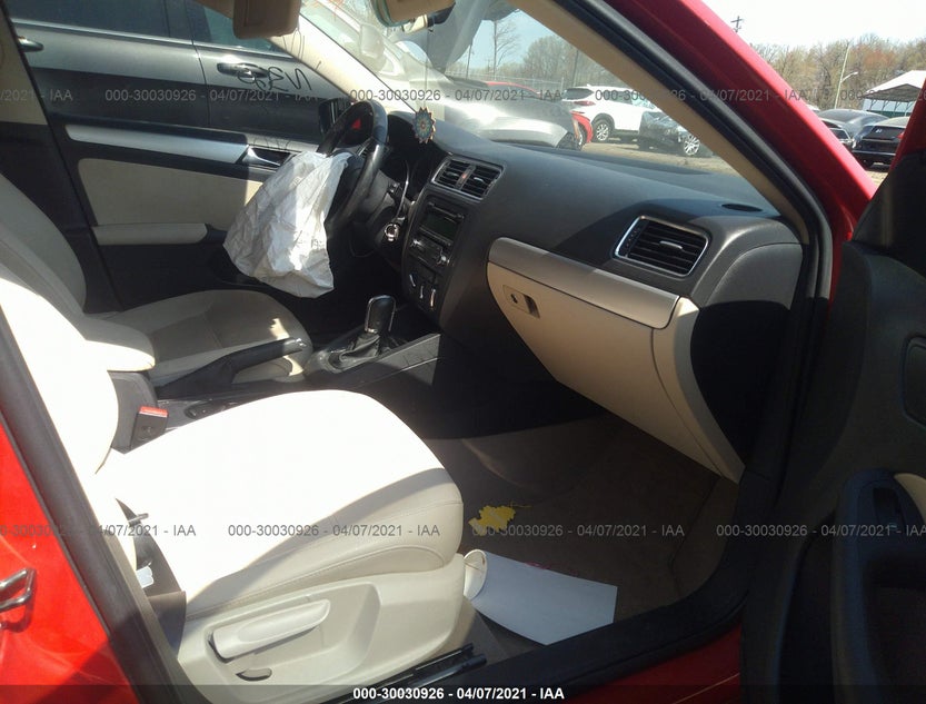 3VWLL7AJ1CM037559